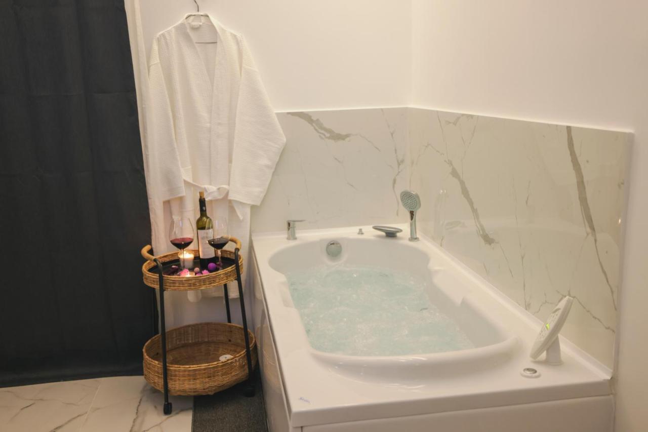 אתונה Apollo 2 Bd Jacuzzi Suite מראה חיצוני תמונה